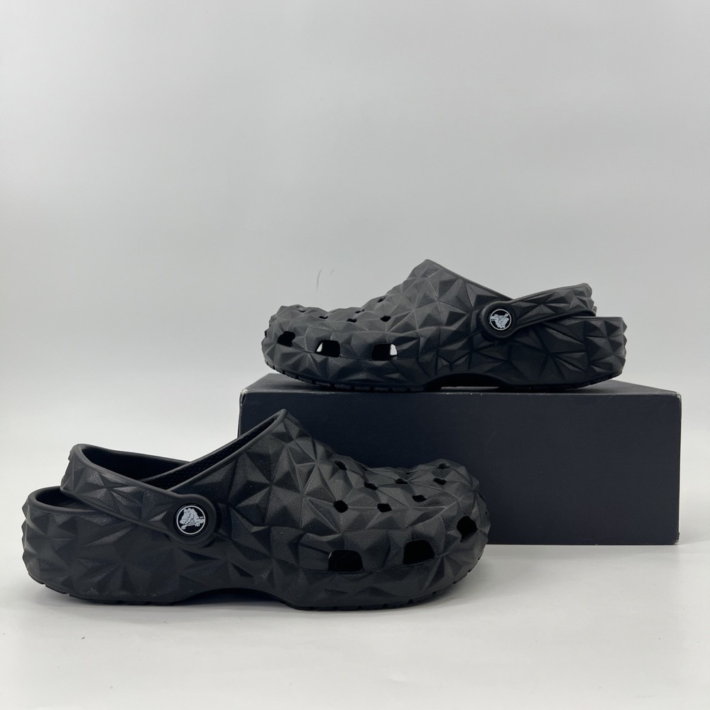 Iconic Crocs Comfort Geometric Clogs Juniors Size 6 Fit Women 9 Black